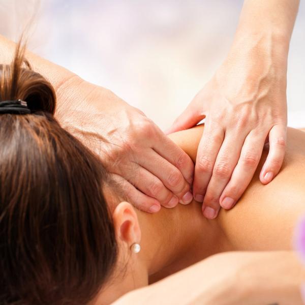 Soins massages chambres maison hotes luxe prestige Frontignan Bassin de Thau