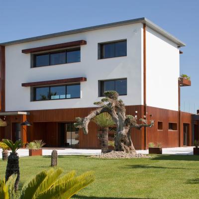 Vue extérieure de la Villa Miramar Maison d'hôtes Luxe Méditerranée Frontignan Sète Bassin de Thau 