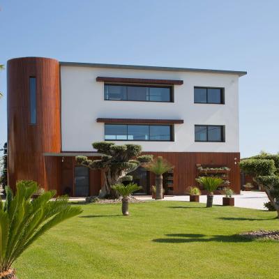 Vue extérieure de la Villa Miramar Maison d'hôtes Luxe Méditerranée Frontignan Sète Bassin de Thau 