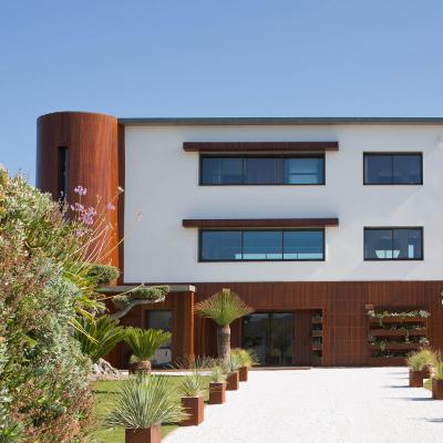 Vue extérieure de la Villa Miramar Maison d'hôtes Luxe Méditerranée Frontignan Sète Bassin de Thau 