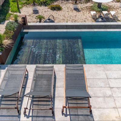 La chambre Miramar #2 et sa terrasse vue mer - Villa Miramar Maison d'hôtes Luxe Méditerranée Frontignan Sète Bassin de Thau 