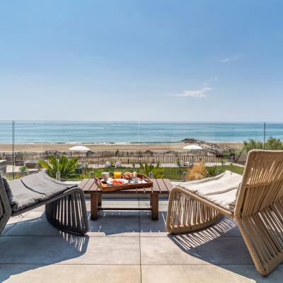 La chambre Miramar #2 et sa terrasse vue mer - Villa Miramar Maison d'hôtes Luxe Méditerranée Frontignan Sète Bassin de Thau 