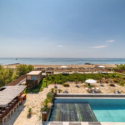 La chambre Miramar #3 et sa terrasse vue mer - Villa Miramar Maison d'hôtes Luxe Méditerranée Frontignan Sète Bassin de Thau 