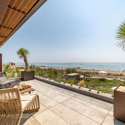 La chambre Miramar #2 et sa terrasse vue mer - Villa Miramar Maison d'hôtes Luxe Méditerranée Frontignan Sète Bassin de Thau 