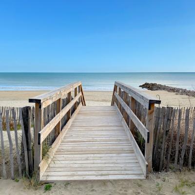 L'accès privé à la plage depuis la Villa Miramar - Maison chambres d'hôtes Luxe sur la Plage face à la mer Méditerranée - Frontignan Bassin de Thau proche Sète - Sud de France 