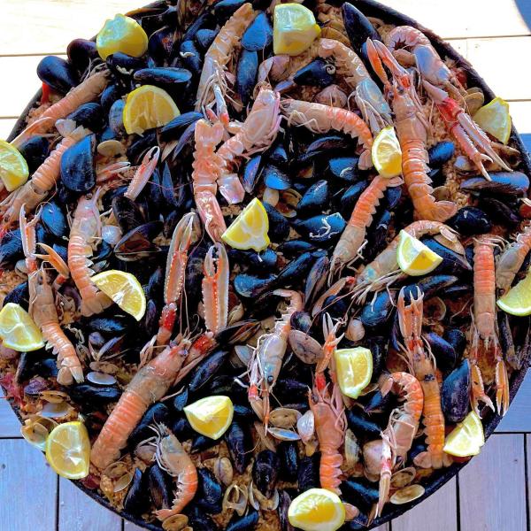 Réservation d'hôtes privée repas gastronomique sur la plage face à la mer à Frontignan proche de Sète