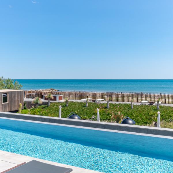 Piscine chauffée chambres d'hôtes luxe prestige Frontignan Bassin de Thau proche Sète