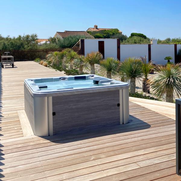 Jacuzzi Spa face à la mer chambres maison hôtes luxe prestige Frontignan Bassin de Thau Sète