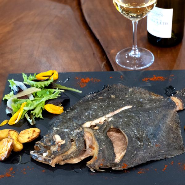 Réservation d'hôtes privée repas gastronomique sur la plage face à la mer à Frontignan proche de Sète