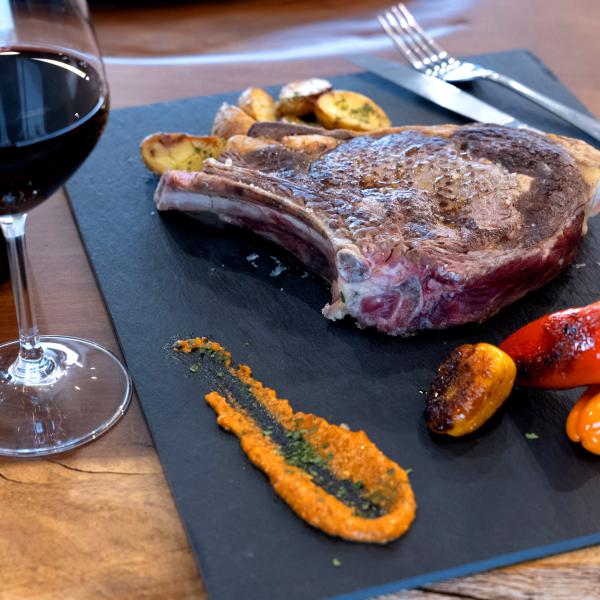 Réservation d'hôtes privée repas gastronomique sur la plage face à la mer à Frontignan proche de Sète